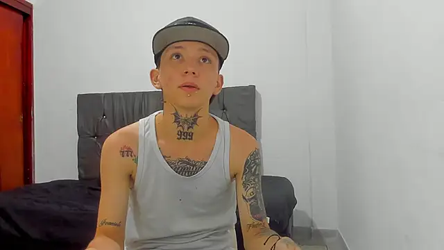 Snapshot of StraightBoy_Nick chatting on May 2026 11:35:01 PM StraightBoy Nick online show from May 2026 11:35:01 PM