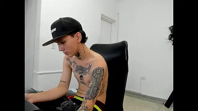 Snapshot of StraightBoy_Nick chatting on May 2026 04:08:02 AM StraightBoy Nick online show from May 2026 04:08:02 AM
