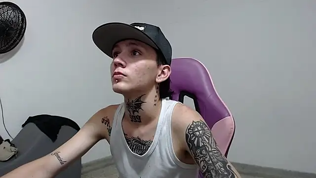 Snapshot of StraightBoy_Nick chatting on May 2026 08:25:02 PM StraightBoy Nick online show from May 2026 08:25:02 PM