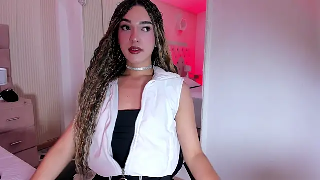 Snapshot of MarilynDupont chatting on October 2025 12:38:02 PM MarilynDupont online show from October 2025 12:38:02 PM