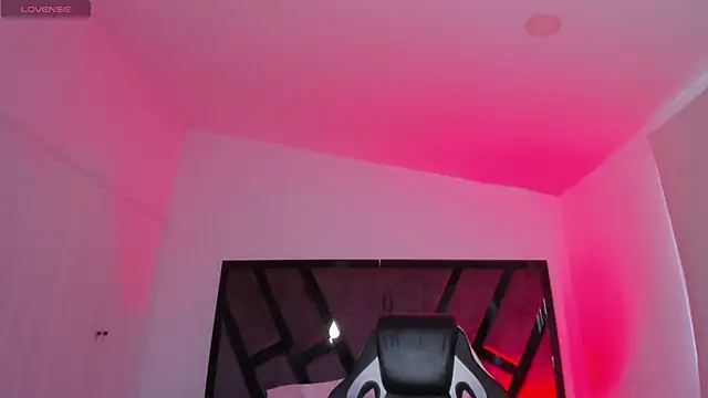 Snapshot of MarilynDupont chatting on October 2025 09:50:01 PM MarilynDupont online show from October 2025 09:50:01 PM