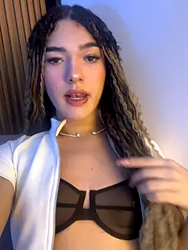 Snapshot of MarilynDupont chatting on October 2025 08:43:02 PM MarilynDupont online show from October 2025 08:43:02 PM