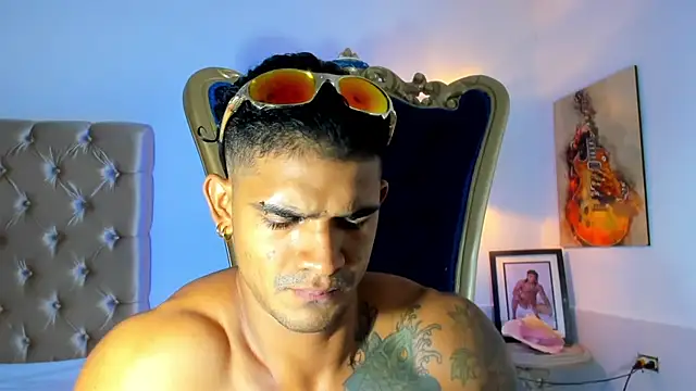 antonio  444 online show from April 2026 06:58:01 PM