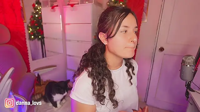Snapshot of Dannaa_Lovs chatting on November 2025 05:12:01 PM Dannaa Lovs online show from November 2025 05:12:01 PM