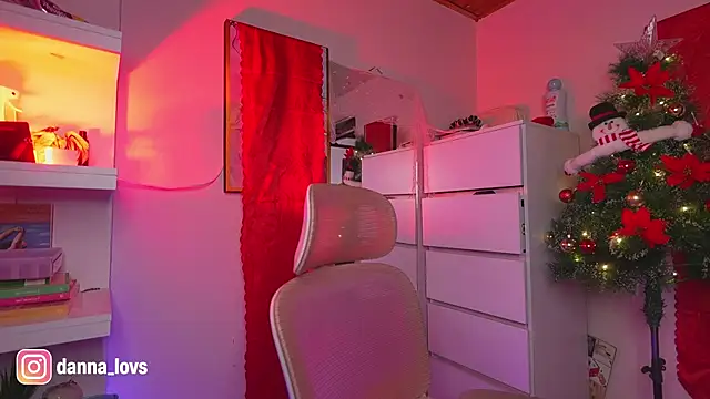 Snapshot of Dannaa_Lovs chatting on November 2025 05:45:02 PM Dannaa Lovs online show from November 2025 05:45:02 PM