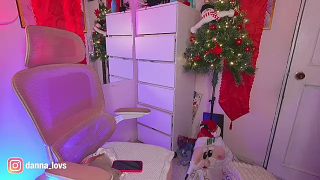 Snapshot of Dannaa_Lovs chatting on November 2025 06:11:02 PM Dannaa Lovs online show from November 2025 06:11:02 PM