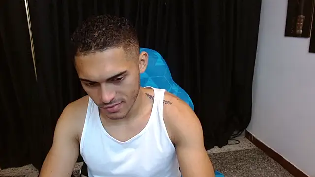 Snapshot of Derek_Storm_ chatting on November 2025 11:46:01 AM Derek Storm online show from November 2025 11:46:01 AM