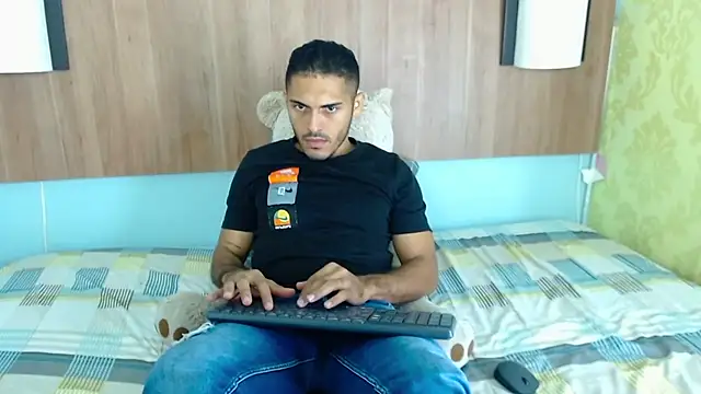 Snapshot of Derek_Storm_ chatting on December 2025 12:14:02 PM Derek Storm online show from December 2025 12:14:02 PM