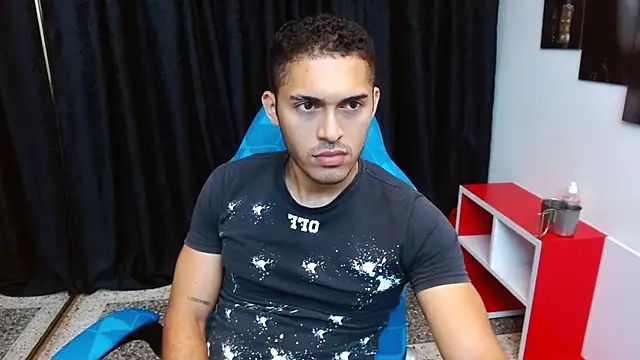 Snapshot of Derek_Storm_ chatting on December 2025 12:35:02 PM Derek Storm online show from December 2025 12:35:02 PM