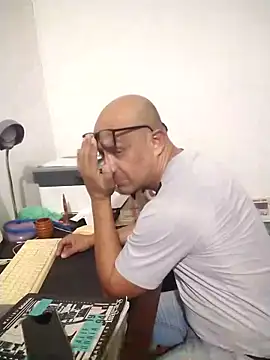 Snapshot of jorge406 chatting on October 2025 01:50:02 AM jorge406 online show from October 2025 01:50:02 AM