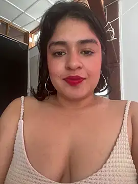 EmilyNoir1 online show from May 2026 06:47:01 PM