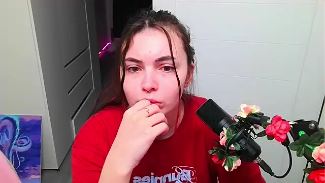 peachyness online show from February 2026 09:26:01 PM