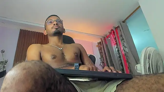 Snapshot of Darwin_mayo chatting on February 2026 05:32:01 PM Darwin mayo online show from February 2026 05:32:01 PM