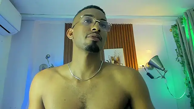 Snapshot of Darwin_mayo chatting on February 2026 05:20:01 PM Darwin mayo online show from February 2026 05:20:01 PM