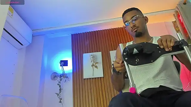 Snapshot of Darwin_mayo chatting on February 2026 05:22:02 PM Darwin mayo online show from February 2026 05:22:02 PM