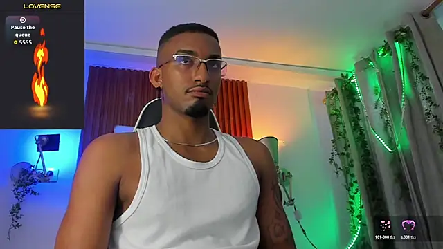 Snapshot of Darwin_mayo chatting on March 2026 05:17:02 PM Darwin mayo online show from March 2026 05:17:02 PM