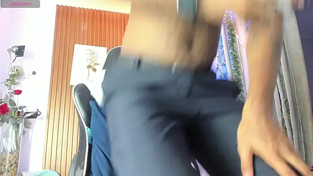 Snapshot of Darwin_mayo chatting on March 2026 05:17:01 PM Darwin mayo online show from March 2026 05:17:01 PM