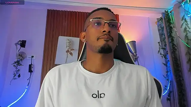 Snapshot of Darwin_mayo chatting on March 2026 05:27:01 PM Darwin mayo online show from March 2026 05:27:01 PM