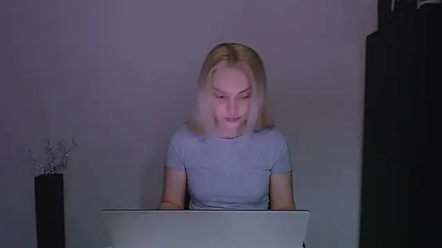 Lia noo regrets online show from April 2026 07:12:02 PM