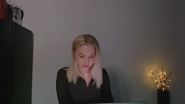 Snapshot of Lia_noo_regrets chatting on May 2026 04:58:02 PM Lia noo regrets online show from May 2026 04:58:02 PM