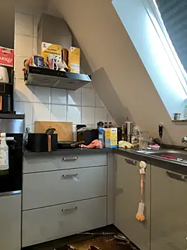 Snapshot of SweetTeenGirl chatting on September 2025 08:29:02 AM SweetTeenGirl online show from September 2025 08:29:02 AM