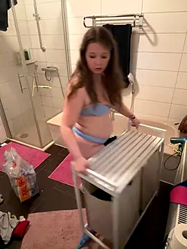 Snapshot of SweetTeenGirl chatting on October 2025 07:27:02 PM SweetTeenGirl online show from October 2025 07:27:02 PM