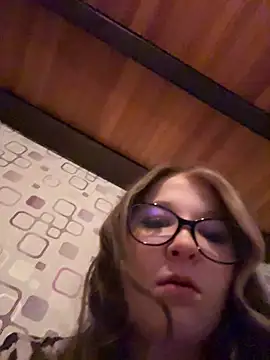 Snapshot of SweetTeenGirl chatting on November 2025 06:44:02 PM SweetTeenGirl online show from November 2025 06:44:02 PM