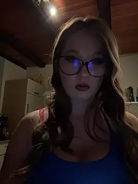 Snapshot of SweetTeenGirl chatting on December 2025 03:07:02 PM SweetTeenGirl online show from December 2025 03:07:02 PM