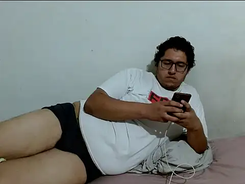 Snapshot of MeisanPaul chatting on October 2025 05:03:02 AM MeisanPaul online show from October 2025 05:03:02 AM