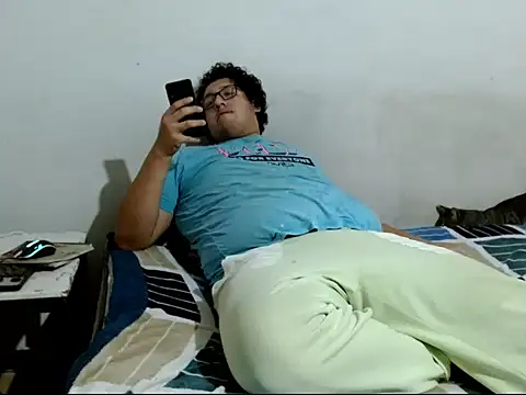 Snapshot of MeisanPaul chatting on January 2026 04:15:01 AM MeisanPaul online show from January 2026 04:15:01 AM