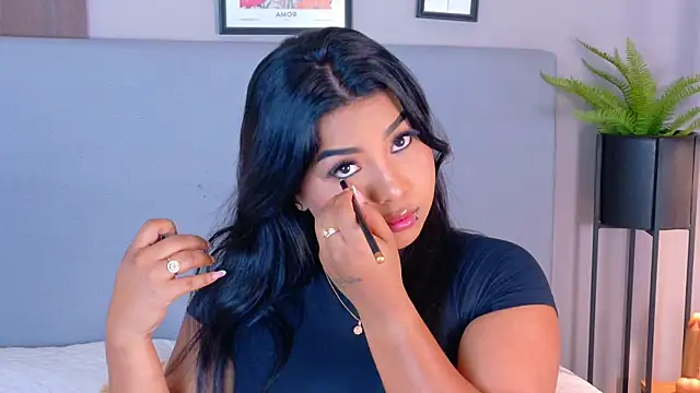 LanaRozz online show from June 2026 07:06:02 PM