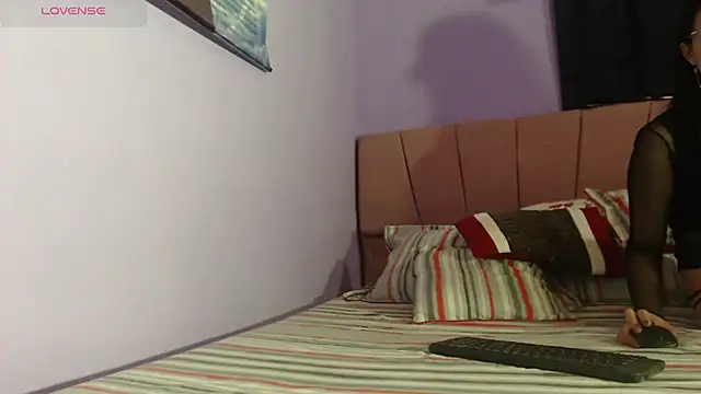 Snapshot of _Bombom__ chatting on February 2026 12:40:01 AM Bombom online show from February 2026 12:40:01 AM