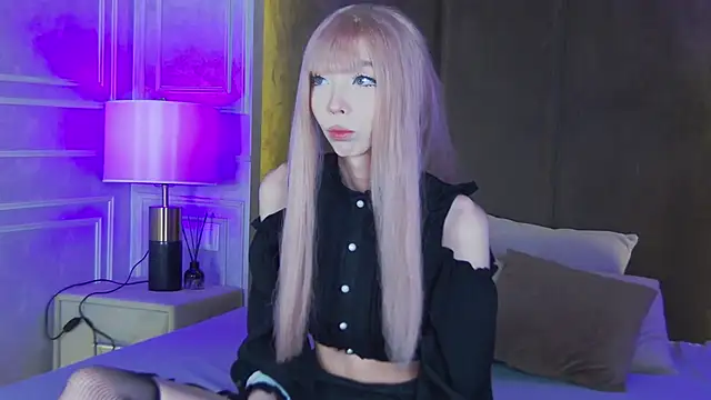 Evelyn Neal online show from October 2025 04:41:01 PM