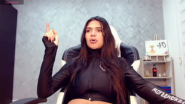 Roxxi 2110 online show from November 2025 03:31:02 AM