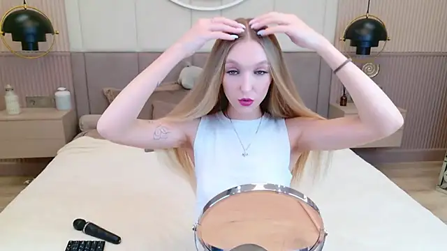 Snapshot of KellyBradford chatting on September 2025 05:40:01 AM KellyBradford online show from September 2025 05:40:01 AM