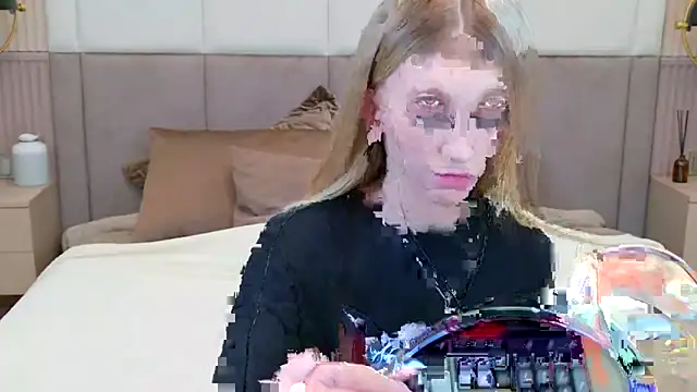 Snapshot of KellyBradford chatting on September 2025 05:41:02 AM KellyBradford online show from September 2025 05:41:02 AM