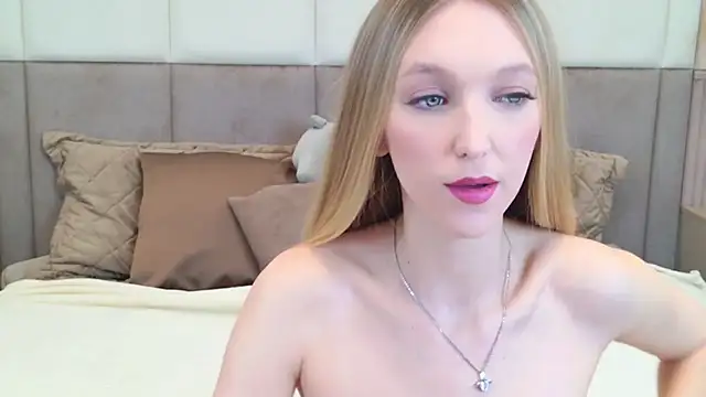 Snapshot of KellyBradford chatting on September 2025 05:56:01 AM KellyBradford online show from September 2025 05:56:01 AM