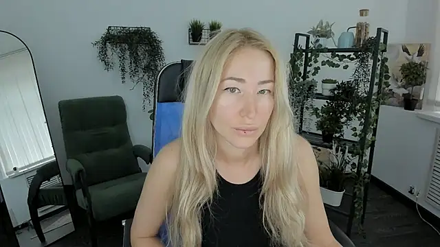 AstraMonroe online show from April 2026 04:21:01 AM