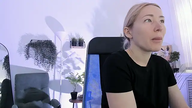 AstraMonroe online show from June 2026 07:25:02 AM