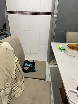 Snapshot of Mirella_Oliveira chatting on October 2025 10:30:02 PM Mirella Oliveira online show from October 2025 10:30:02 PM