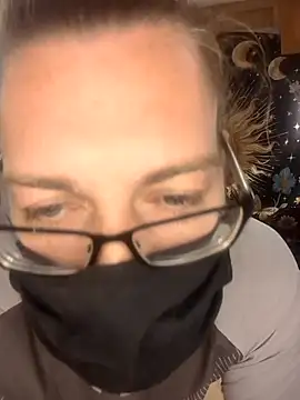 trippy hippies online show from March 2026 01:06:02 AM