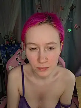 Fuzzy Unicorn online show from April 2026 07:42:01 PM