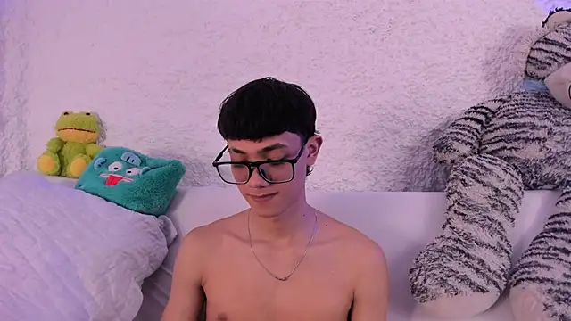 thiago kinghot online show from October 2025 05:03:02 AM