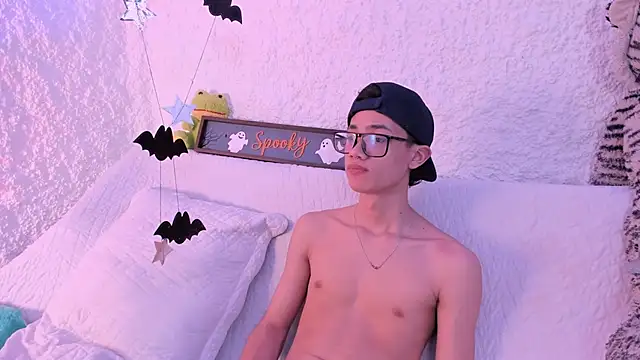 thiago kinghot online show from October 2025 12:47:01 PM