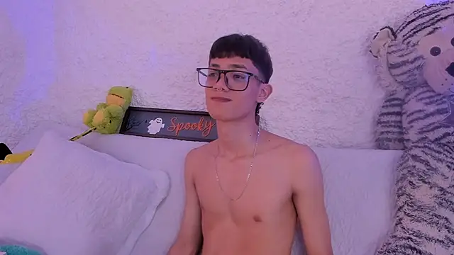 thiago kinghot online show from November 2025 04:18:02 PM