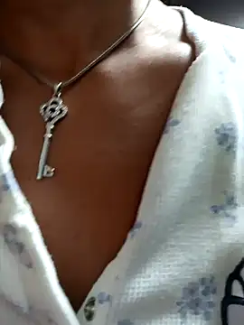 Snapshot of Flacidas chatting on November 2025 07:02:02 AM Flacidas online show from November 2025 07:02:02 AM