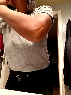 Snapshot of Flacidas chatting on November 2025 10:42:02 PM Flacidas online show from November 2025 10:42:02 PM