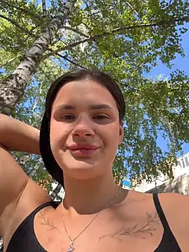Snapshot of MiraReach chatting on June 2026 02:40:01 AM MiraReach online show from June 2026 02:40:01 AM