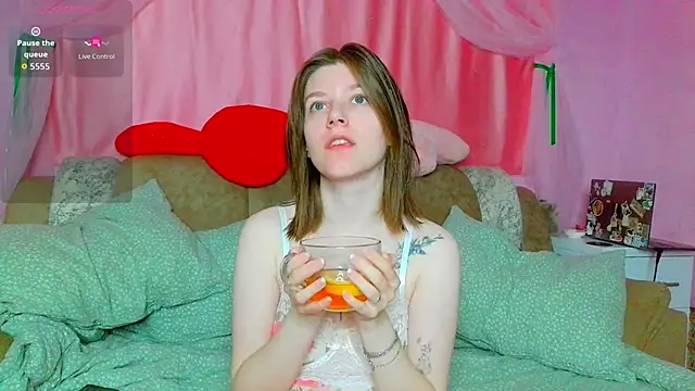 Marinaxmonroe online show from May 2026 06:14:02 PM