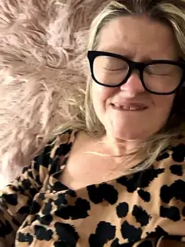 SuzieSub online show from February 2026 01:26:02 AM